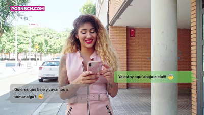 Neticīgā sieva gatavojas kārtīgi izdrāzt savu jauno mīļāko, kamēr viņas vīrs strādā. Latīņamerikāniete ar krūtīm un lielu pakaļu. Venēra Afrodīte.